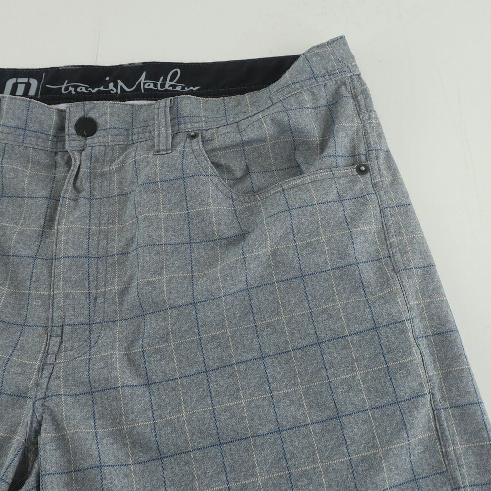 Travis Mathew Golf Shorts Mens 34 Checked Pattern Green - Picture 3 of 9